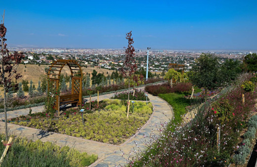 Konya'da Koku Bahçesi Seyir Tepesi'nde ziyaretçilerini bekliyor