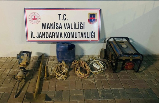 Manisa'da sit alanında kaçak kazıya suçüstü