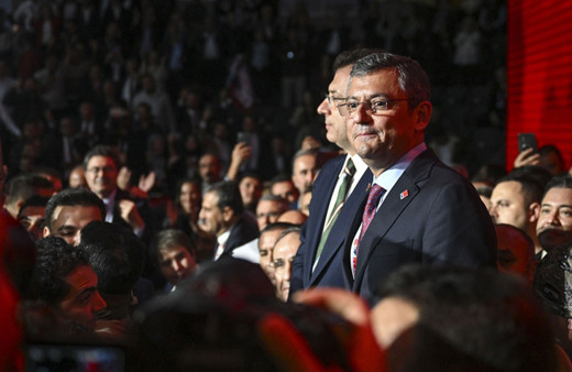 CHP genel başkanı 13 yıl sonra değişti Özgür Özel kimdir