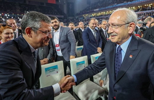 Kemal Kılıçdaroğlu, salondan kaçtı Özgür Özel'i sosyal medyadan tebrik etti!