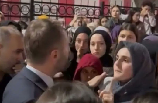 KYK yurdunda bir asansör kazası daha! 8 kattan düştü! Öğrenciler Vali'ye isyan etti