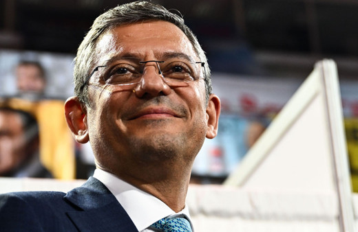 Özgür Özel'in Parti Meclisi listesini 9 isim deldi! Hiçbir listede olmayan isim 38. sıradan PM'ye girdi