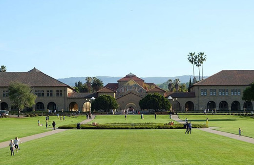 ABD Stanford Üniversitesinde bir kişi, Müslüman öğrenciye arabasıyla vurup kaçtı!