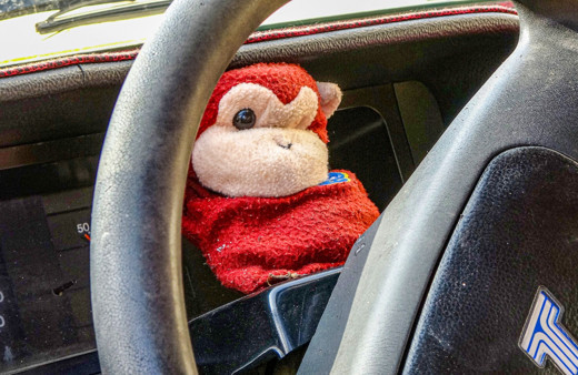 Çalınan arabasını buldu, içindeki notu görünce kahkahaya boğuldu