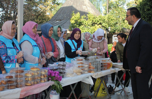 Aydın Efeler'de Filistin'e destek amacıyla hayır çarşısı kuruldu