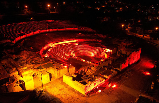 Düzce'de antik kent lösemili çocuklar için turuncuya büründü