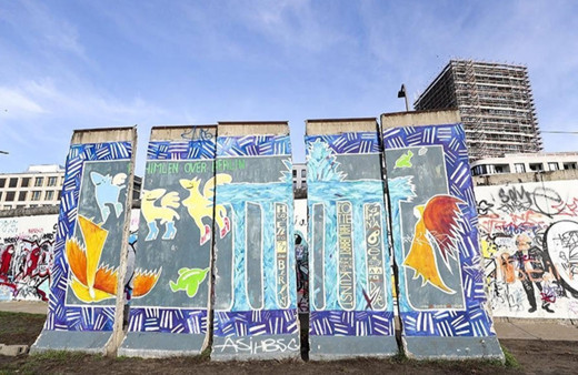 "Berlin Duvarı"nın yıkılışının üzerinden 34 yıl geçti!