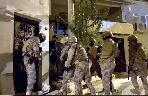 İzmir’de DHKP-C operasyonu: 17 gözaltı