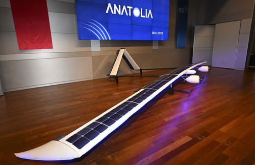 İTÜ öğrencileri solar İHA-Anatolia'yı tanıttı
