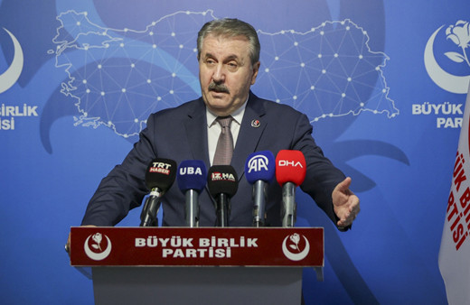 BBP lideri Destici'den Selahattin Demirtaş'a selam gönderen Özgür Özel'e tepki