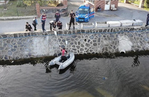 Kayıp öğretmen derede ölü bulundu