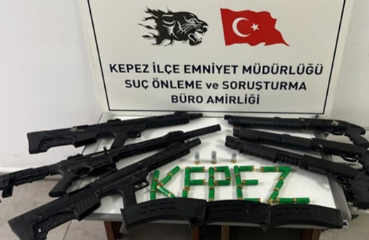 Antalya’da yapılan operasyonlarda aranan 18 firari yakalandı