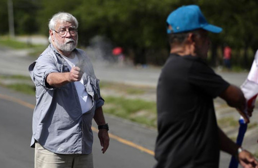 Panama’da 77 yaşındaki ABD'li, yolu kapatan iki aktivisti böyle öldürdü o anlar görüntülendi
