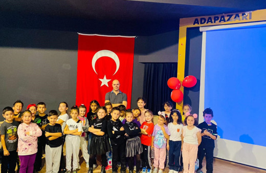 Minikler duygu dolu anlar yaşattı,  anaokulunda Atatürk'ün hayatını canlandırdılar,
