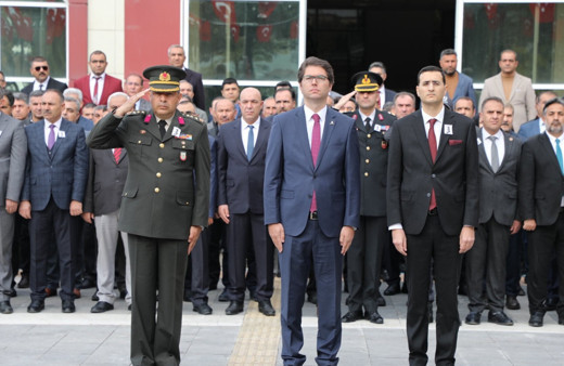 Erciş'te 10 Kasım Atatürk'ü anma programı gerçekleşti