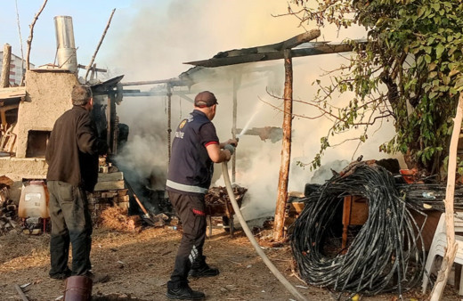 Çorum'un Sungurlu'da korkutan ev yangını