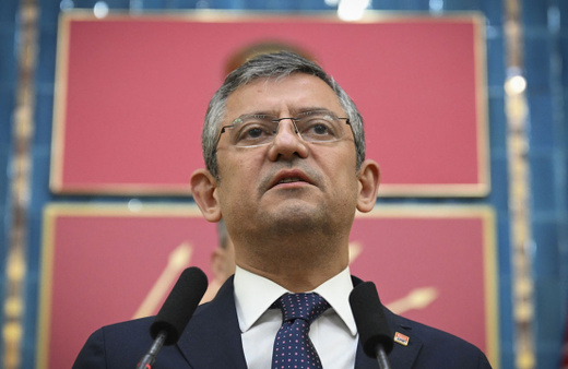 Özgür Özel anketleri açıkladı! CHP'li 11 büyükşehirden 3'ünde oylar geri gitti
