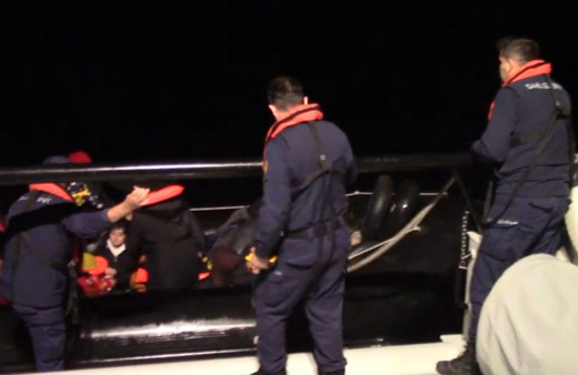 Çanakkale açıklarında 38 düzensiz göçmen yakalandı