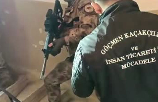 İstanbul'da göçmen kaçakçılığı operasyonu: 15 şüpheli yakalandı!