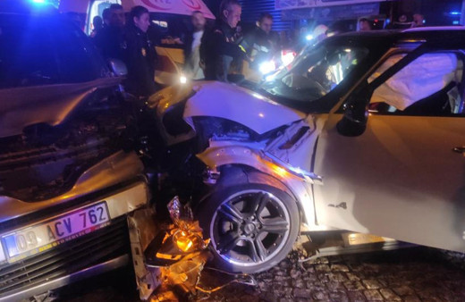 Aydın'da polis aracı trafik kazasına karıştı: 1'i polis 3 yaralı!