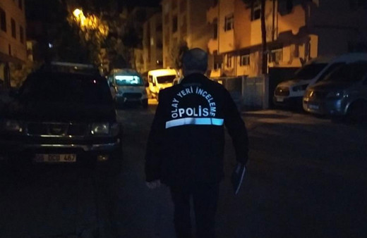 Baba-oğul kavgasını ayırmaya çalışan 3 kişi bıçaklandı!