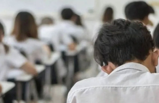 5 liseli müstehcen görüntüler yüzünden karakolluk oldu! Hepsi birbirini çekip şantaj yapmış