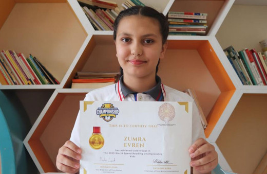 23 sayfayı 20 dakikada okudu, dünya şampiyonu oldu!