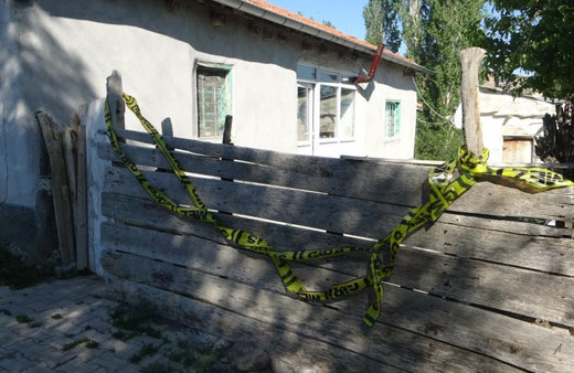 Ağladığı için bebeğini boğarak öldüren anne tahliye edildi