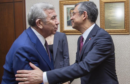 CHP lideri Özel, Mansur Yavaş’ı kabul etti