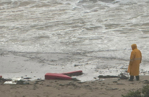 İzmir Çeşme'de lastik bot battı! 5 düzensiz göçmen öldü!