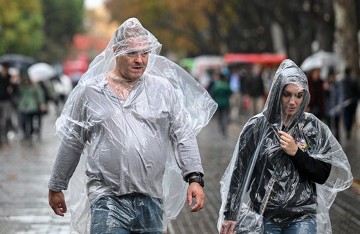 Meteoroloji İstanbul dahil 13 şehirde sarı alarm verdi! Kuvvetli sağanak yağışlara dikkat
