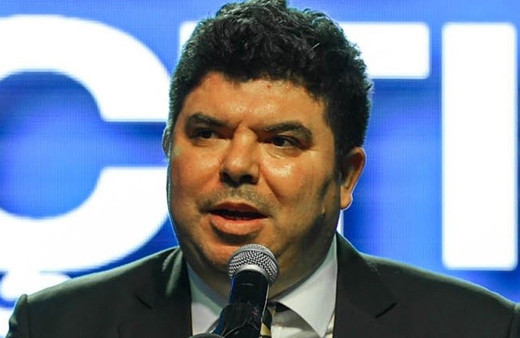 İzmir'de vahim olay! Belediye başkanı merdiven boşluğuna düştü