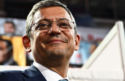 Özgür Özel, 'yeniden adaylık şartı' koydu! Şehrinde partinin oyunu aşan Başkan göreve devam edecek