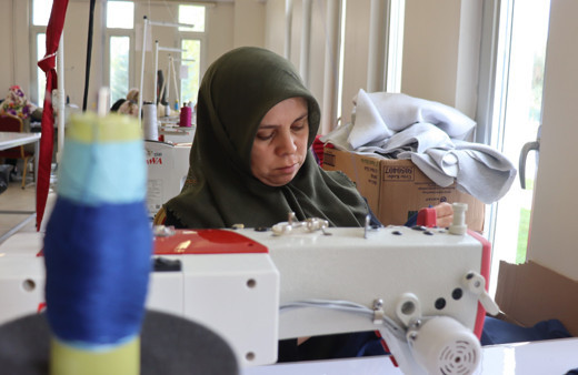 Kayseri’de tekstil üretimine başladılar, ekonomiye katkı sağlamaya başladılar