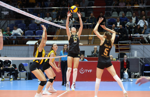 Göztepe Voleybol, Vakıfbank'ı mağlup ederek üçüncü galibiyetini elde etti