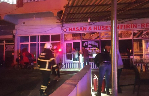 Hatay Arsuz’da bir işyerinin bacasında yangın çıktı