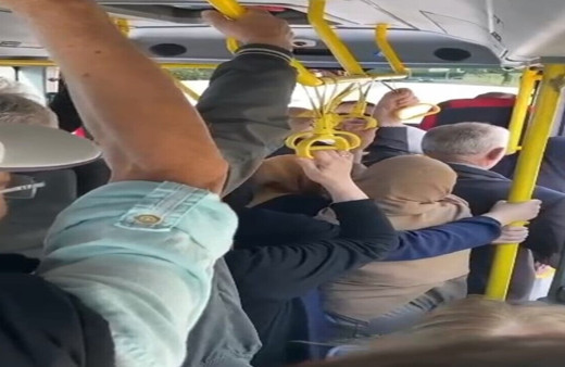 Bursa’da yolcu otobüsü tıka basa doldu, şoför hareket etmedi
