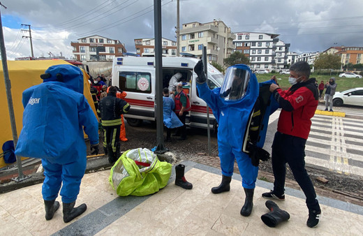 Kocaeli'de 12 kargocu zehirlendi! Kolideki kimyasal madde sızıntı yaptı!