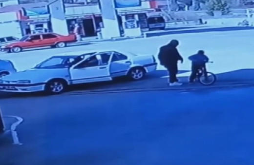 Kırşehir'de aracıma çarptın diyerek tokat attı, gözaltına alındı