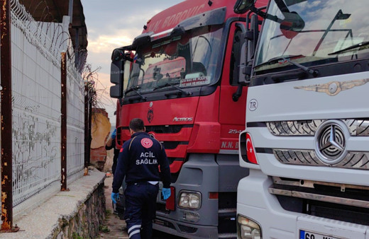 Tacikistan uyruklu sürücü, tırın içinde ölü bulundu