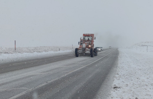 Van'da kar yağışı başladı, sürücüler zorlandı