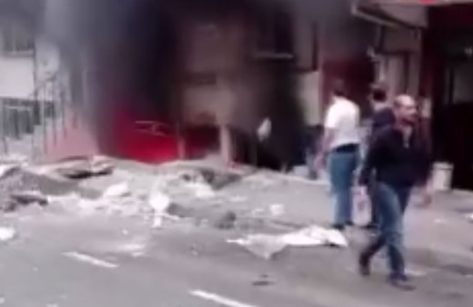 Küçükçekmece'de meydana gelen doğalgaz kaynaklı patlama anı kamerada