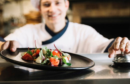 Michelin Rehberinin İstanbul seçkisine giren restoranlar plaketlerini aldı