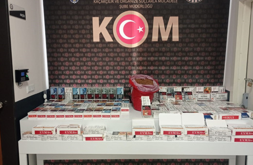 Afyonkarahisar’da polis tarafından yapılan baskında binlerce makaron ele geçirildi