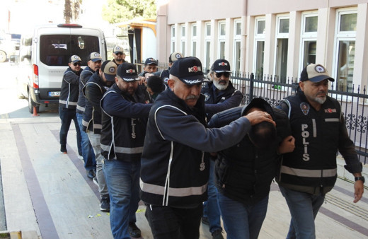 Söke’de göçmen kaçakçılığı operasyonu, 12 kişi yakalandı