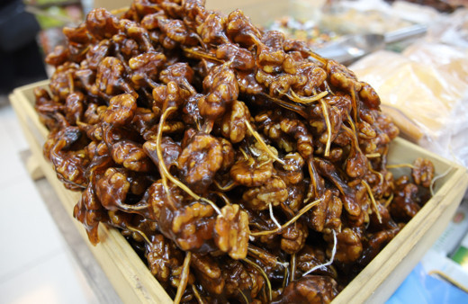 Kış aylarının gelmesiyle birlikte cevizli sucuk satışları arttı