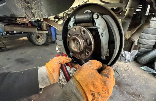 Kış aylarının yaklaşmasıyla birlikte sürücüler oto tamircilere akın etti