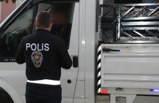 Erzincan'da çeşitli denetim ve uygulamalarda 77 düzensiz göçmen ve 34 şüpheli yakalandı