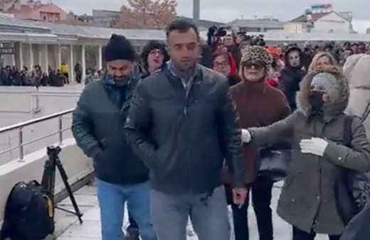 'Öldükten sonra yakılmak istiyorum' demişti... Metin Uca'nın cenaze namazında olay çıktı