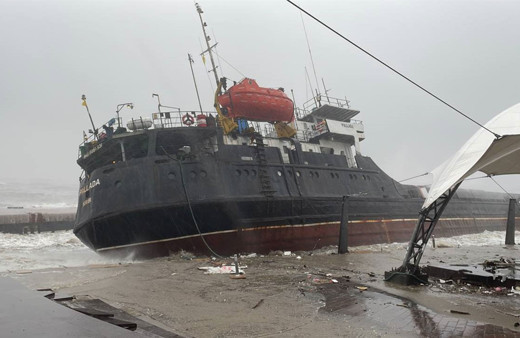 Zonguldak'ta fırtına kabusu! Karadeniz’de içinde 12 Türk personel olan bir gemiyle irtibat kesildi!